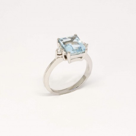 Aquamarine and Diamond Gold Ring